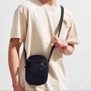 UO men’s black mini messenger bag